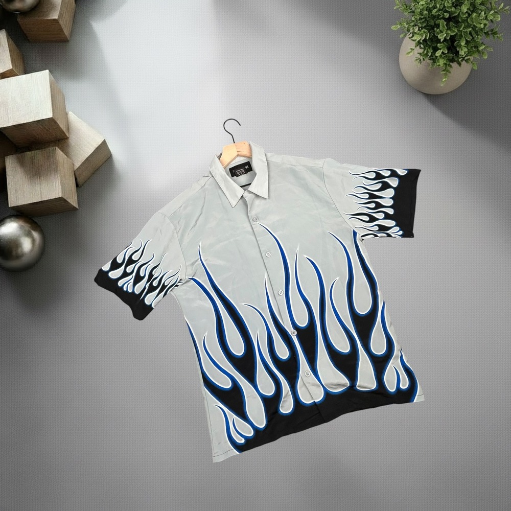 Vintage No Boundaries Flame Shirt Silver Blue Y2K Skater Button Up Small